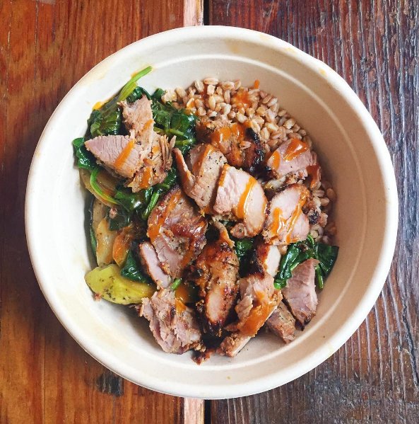 roastkitchennyc's tweet photo. We're on a "bowl," keeping up those healthy habits up! 💪 https://t.co/MtCOPvO0k9