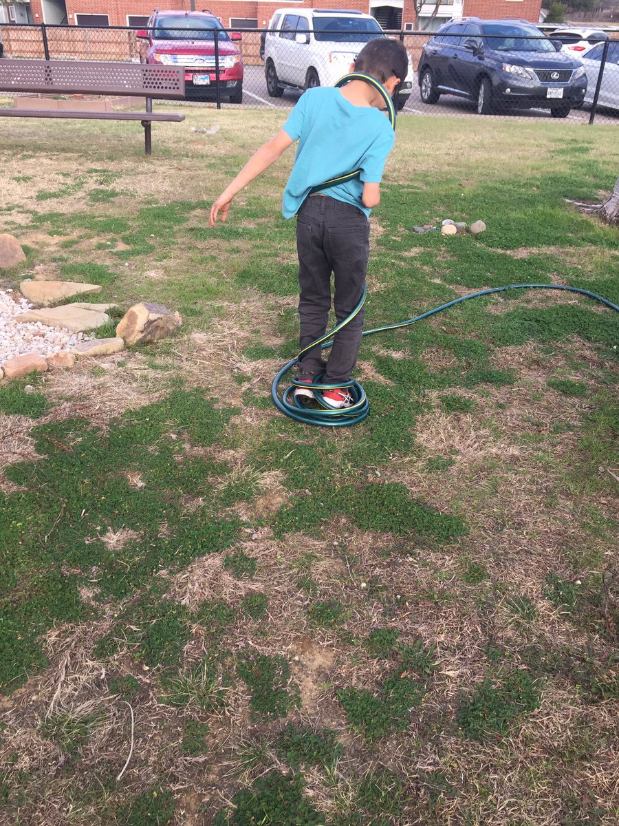 MsBucalo1's tweet photo. Using innovation to wrap up green team today!!! #iamflohill #iamgpisd #greenandcleanteam https://t.co/szdM6ZRhSA