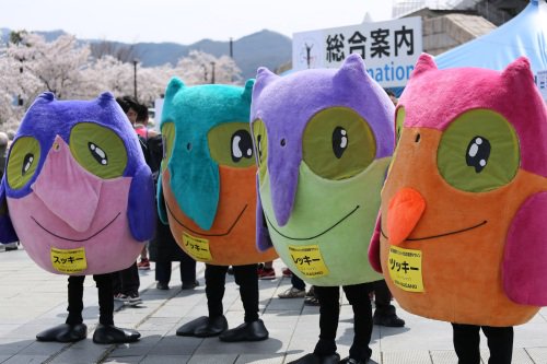 フクロウおじさん 飯坂温泉 ギャラリー梟 در توییتر 今日は 長野の日 オリンピックメモリアルデー らしい 1998年に開催された 長野冬季オリンピックのフクロウのマスコット スノーレッツ ４羽の名前は スッキー ノッキー レッキー ツッキー ー