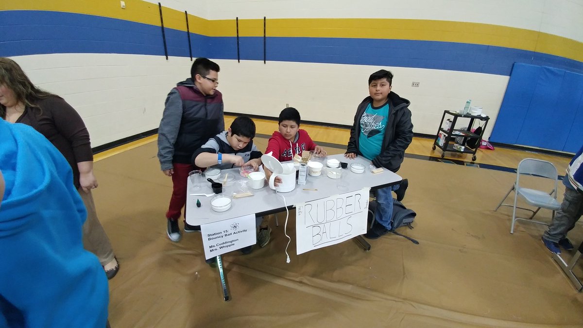 More scenes from @SMS_Vikings STEAM Night #LearnMoreDoMoreBeMore #SSStrong