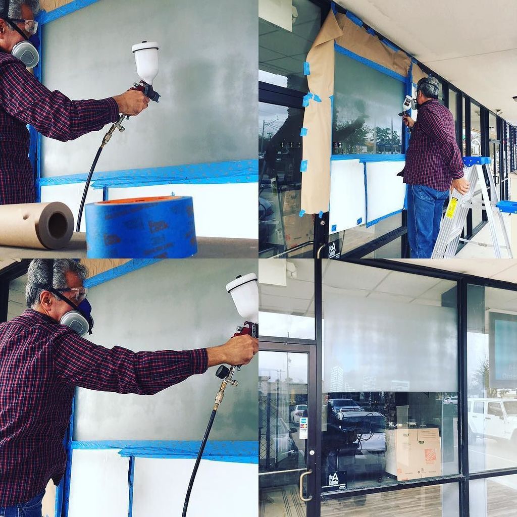 Visible_Vitrum's tweet photo. Applying our newest solution to our storefront window! https://t.co/7F6TjMuAQD https://t.co/wbgVZso0xo