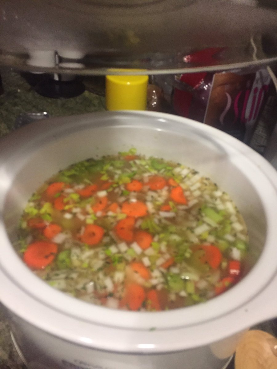 kimsingz1's tweet photo. Homemade #chickensoup for my sickies! #jessicagavin #sickkiddos #mommydom #noodlesoup https://t.co/fPPKXQOcfj