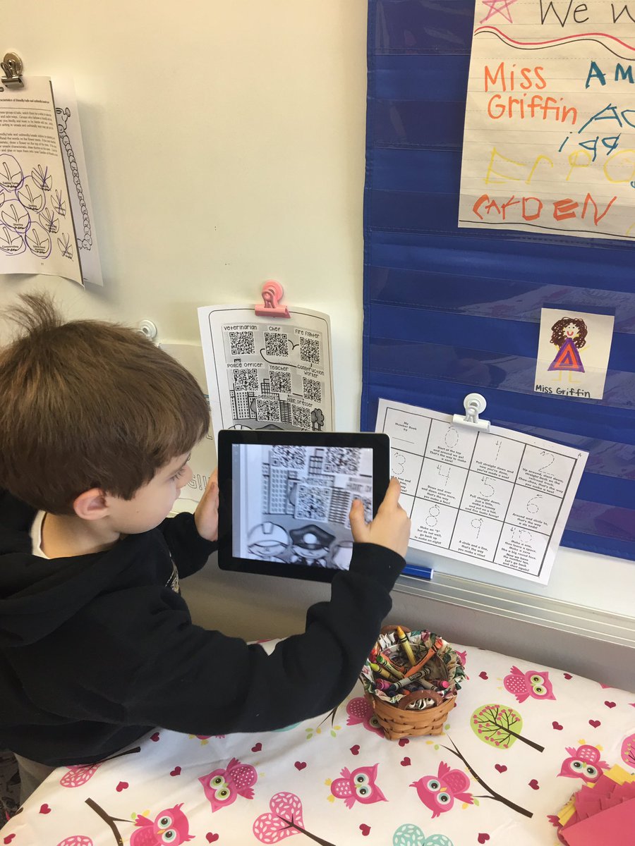 KinderGriffin's tweet photo. We had fun today exploring different community helpers through the use of QR Codes #technology #kinder https://t.co/2NYYHYPX0L