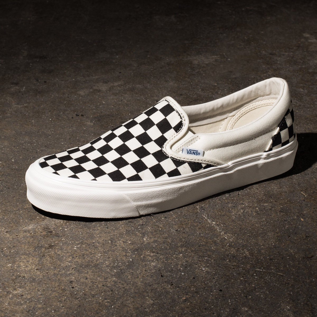 vans checkerboard slip on og lx