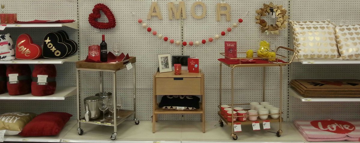 AlanRGarcia85's tweet photo. Valentines brought out the VML in me today #learnthenapply @Robert_VML_T258 @jhowells81 @emconrado @jessie_tgt https://t.co/fwdQdUjuub