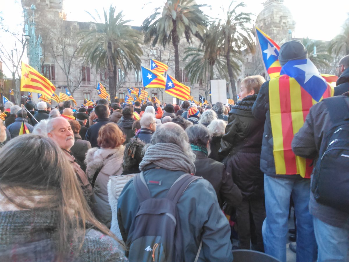 XPLENS's tweet photo. #Spanishdialogue, Do not make me laugh!
Trial against #democracy!
#Catalunya
@assemblea
@omnium
@sumate_asoc
@JuntsPelSi
@cupnacional https://t.co/zA9qy4ZKK5