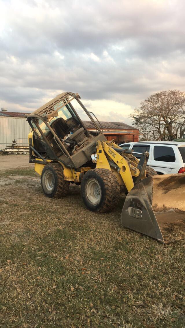 AOstrander24's tweet photo. Our new @180YieldFailure tilt cab option. It works great on terraces and hills!.... only in one direction tho https://t.co/xp9VW5HHXD