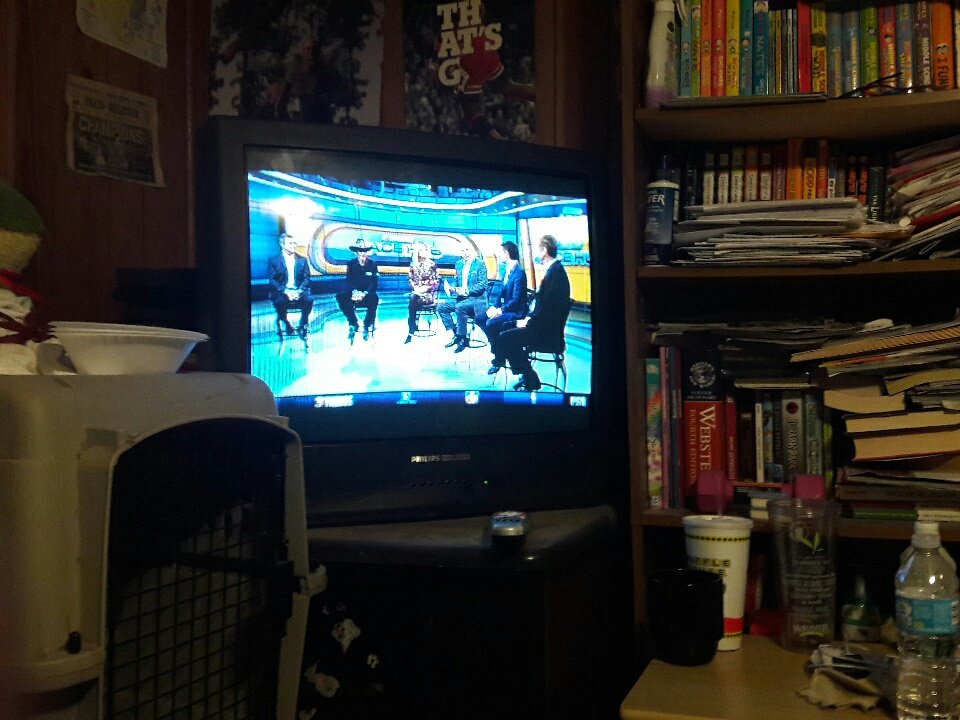 mvdbutler's tweet photo. #NASCAR #RaceHub on #fs1 @DanielleTrotta #adamalexander https://t.co/KPcT9f2TfG