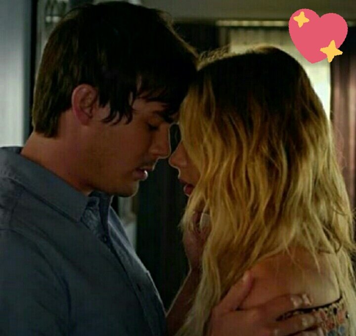 Angi604151's tweet image. @AshBenzo @tylerjblackburn ❤ #pll7 #haleb #hannamarin #calebrivers #PrettyLittleLiars #❤
