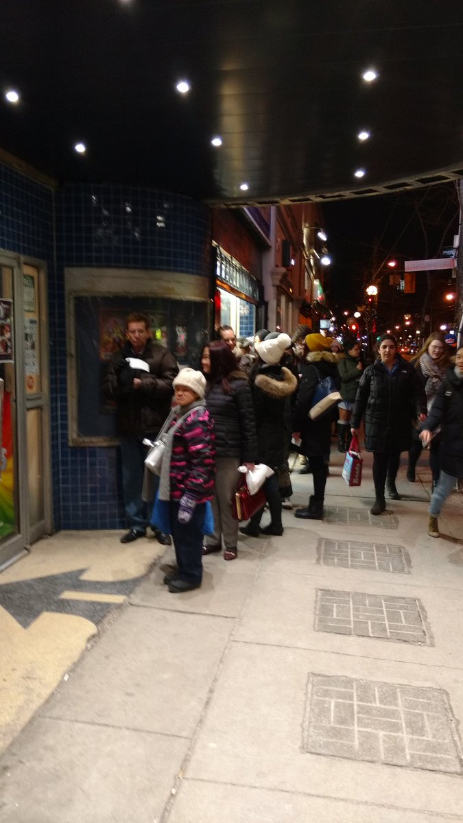 nbellotoronto's tweet photo. #nowffm crowds gathering for #free Dirty Dancing https://t.co/hunZPGC0qx