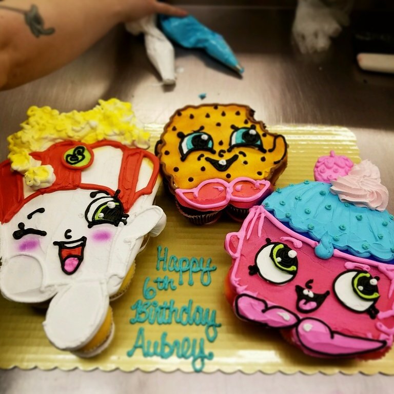 WickedFunCakes's tweet photo. We made Kylee's niece a #Shopkins birthday cake. #PoppyCorn #KookyCookie #CupcakeChic https://t.co/Ato19DAPvg