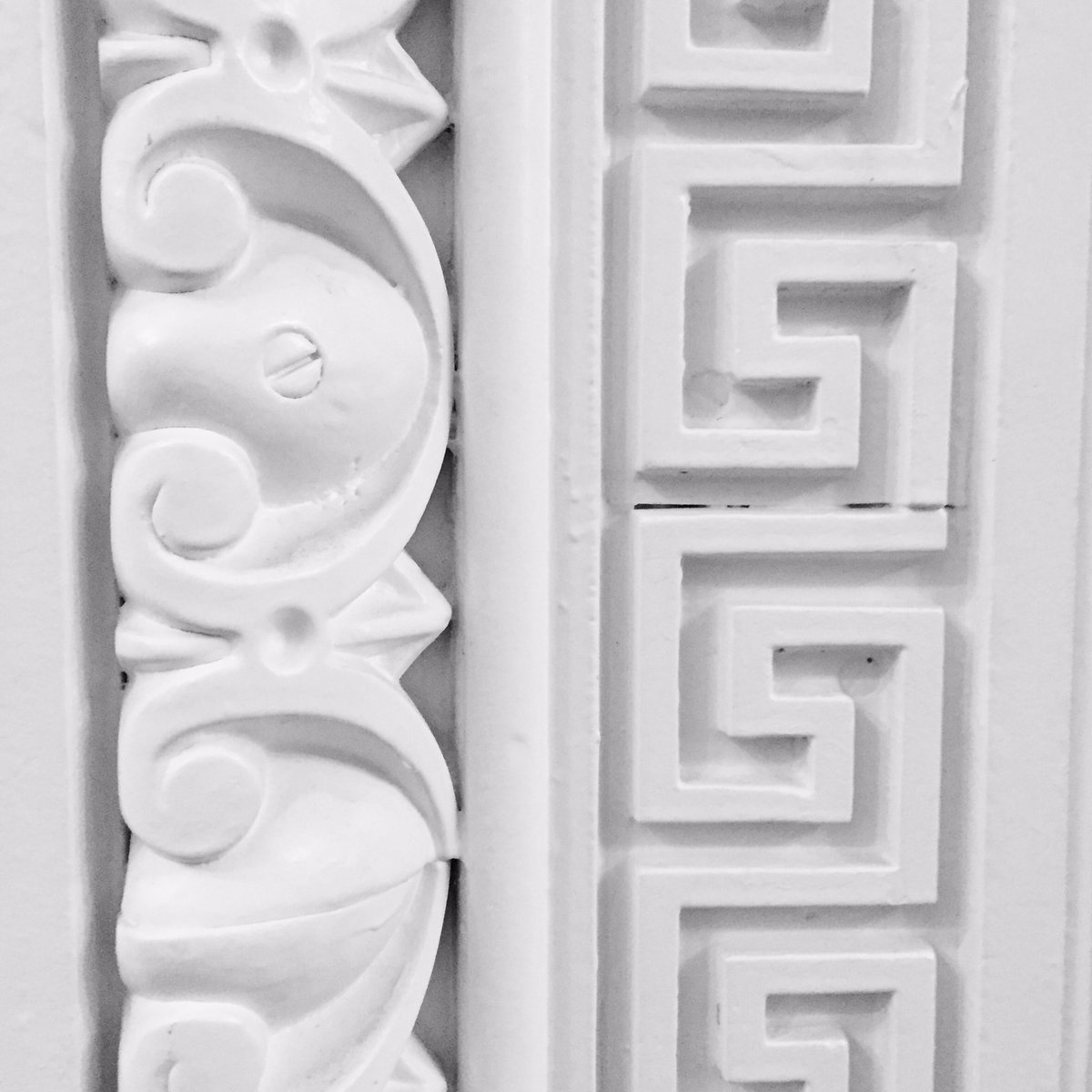 MyFixitUpLife's tweet image. 🥚This egg needs a spot of spackle. #DIYgeek #EggandDart