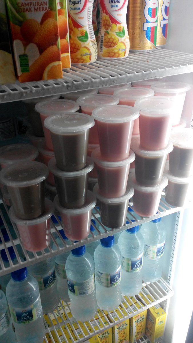 nazrin619's tweet photo. Mari mari adik beli dadih #projectXoXO https://t.co/jyY8Mbq9jH