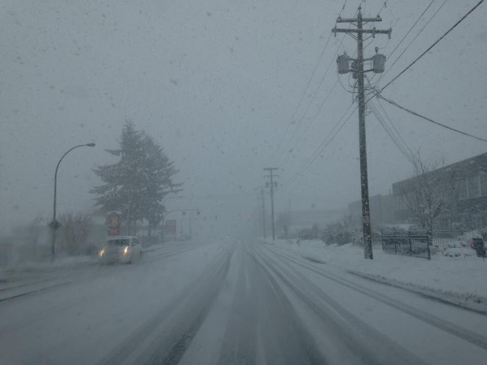 victoriabuzzes's tweet photo. Keating Cross Road about 20 minutes ago. #yycweather #yyjtraffic https://t.co/7cXFWX2k0l