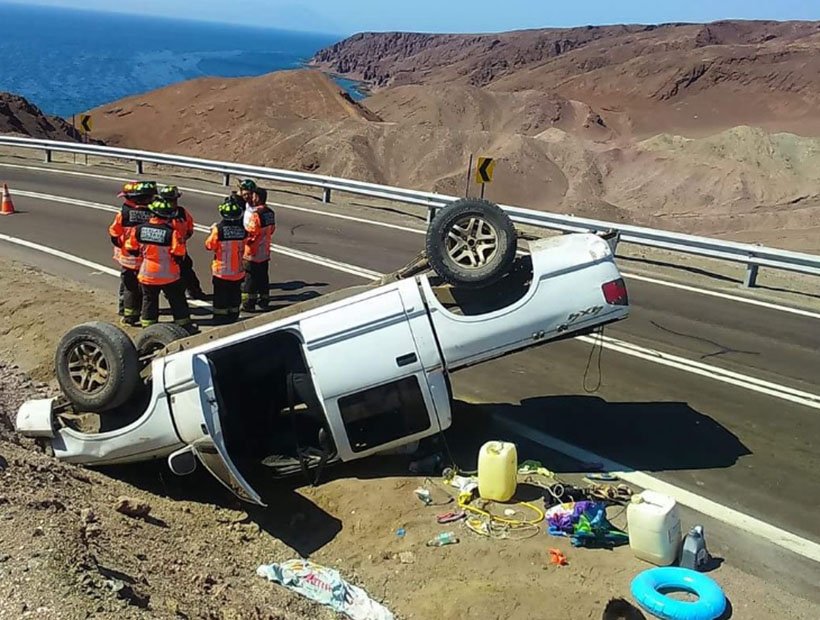 rest_911's tweet photo. Un lesionado dejó el volcamiento de una camioneta en las cercanías de Juan López. https://t.co/2F7GI4VonJ https://t.co/BTVXviTAlt
