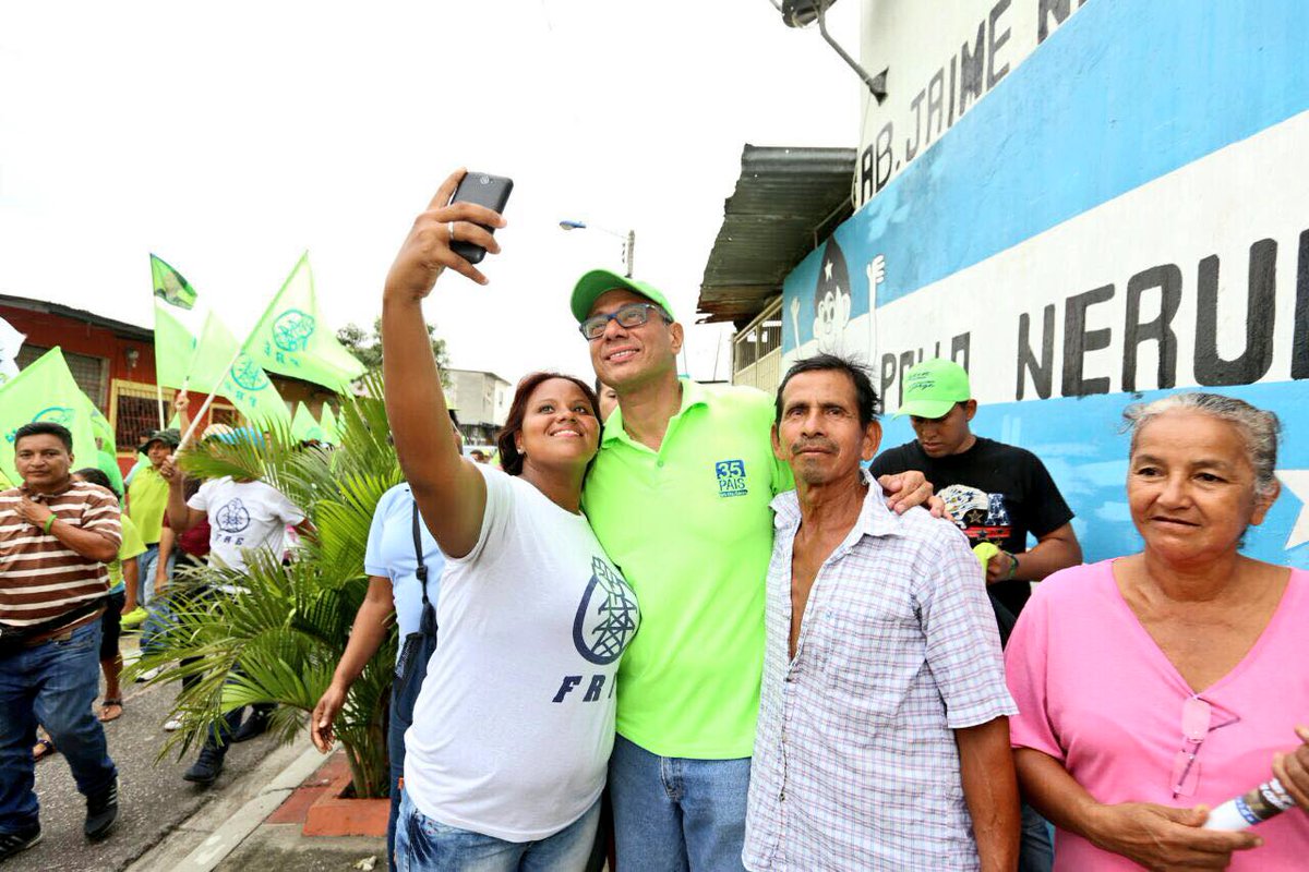 JorgeGlas's tweet photo. ¡Somos la caravana de la alegría! Recorrimos desde El Cisne 2 hasta Febres Cordero en el sur de Guayaquil ¡el futuro no se detiene! https://t.co/fU9UjaLK1a