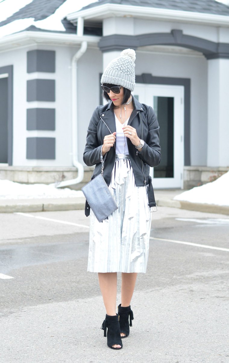 PinkMillennial_'s tweet photo. The Shiny Metallic Pleated Skirt You Need
https://t.co/RbZbqDqn6w
@ZARA @lisaqofsweden @SmartBuyGlasses @ThomasSaboCDN @TorontoPO https://t.co/v8CjRlMeBf