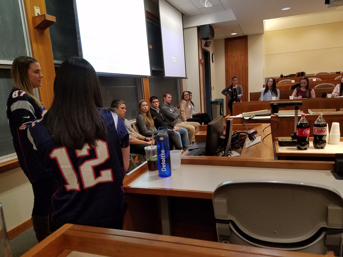 BAPUMass's tweet photo. Huge thank you to @DeloitteUS and @EY_CareersUS for their joint presentation tonight! Lots of great tips on interviewing and recruiting! https://t.co/LYSGk3LaAH