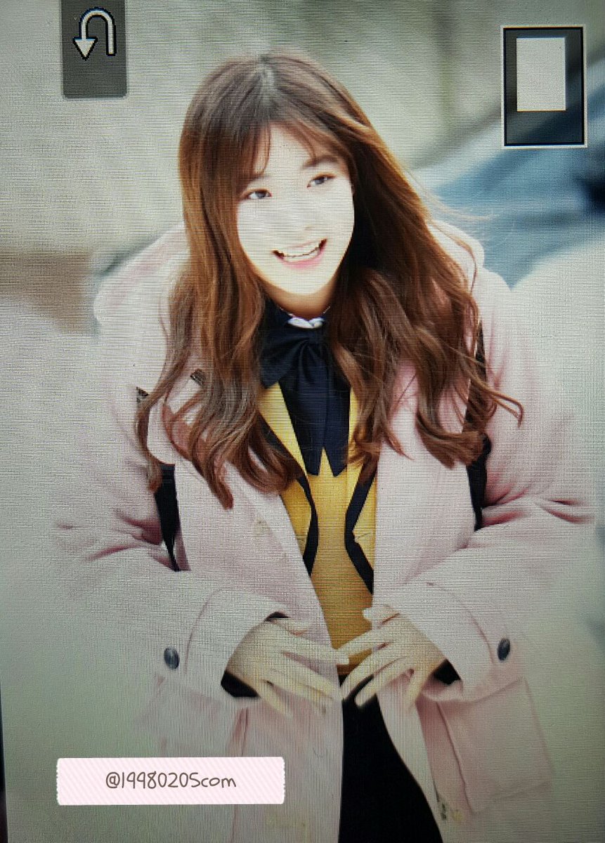 19980205com's tweet photo. 170207 서공예 졸업식 #이현주 프리뷰

@official_DSP #Hyunjoo #현주

졸업 축하해~ https://t.co/IrZ2mnlfHN