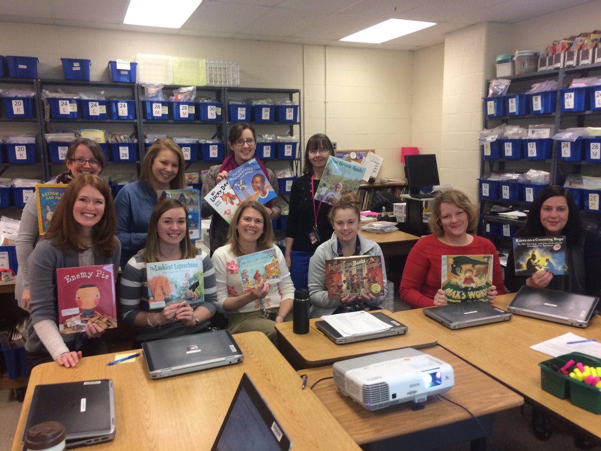 DaisyBokus's tweet photo. Our literacy committee shared some of their favorite read alouds #VRESReads #WhatAreYouReading? https://t.co/xrtK0zHsEp