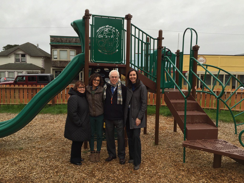 drobrien11's tweet photo. Visiting the Loleta Community Park today. A great place for the children to be outdoors and run and play! https://t.co/6TbPORfprI