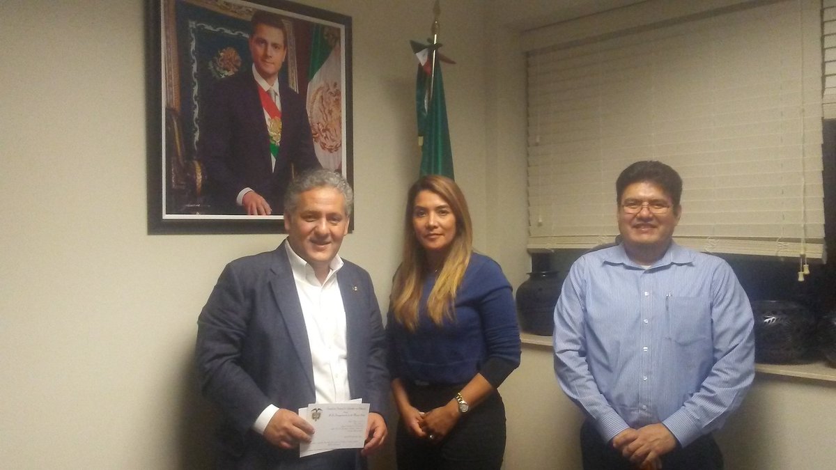 ConsulMexOrl's tweet photo. Los Cónsules de México y Colombia se reunieron este lunes para la planeación conjunta de actividades de salud y educación financiera. https://t.co/NQbdtICTIO