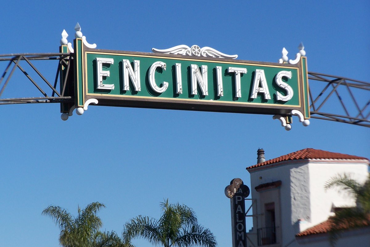 EncinitasLifeSD's tweet photo. 🌊Encinitas Beach🏄‍♀️ 

🌞San Diego Livin🌞 https://t.co/EkGvN54abL
