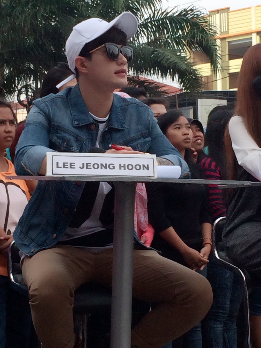 LoveLeeLovers's tweet photo. Now live @inboxsctv_ cover dance competition #LEEatInboxSCTV https://t.co/iSGwql32B7