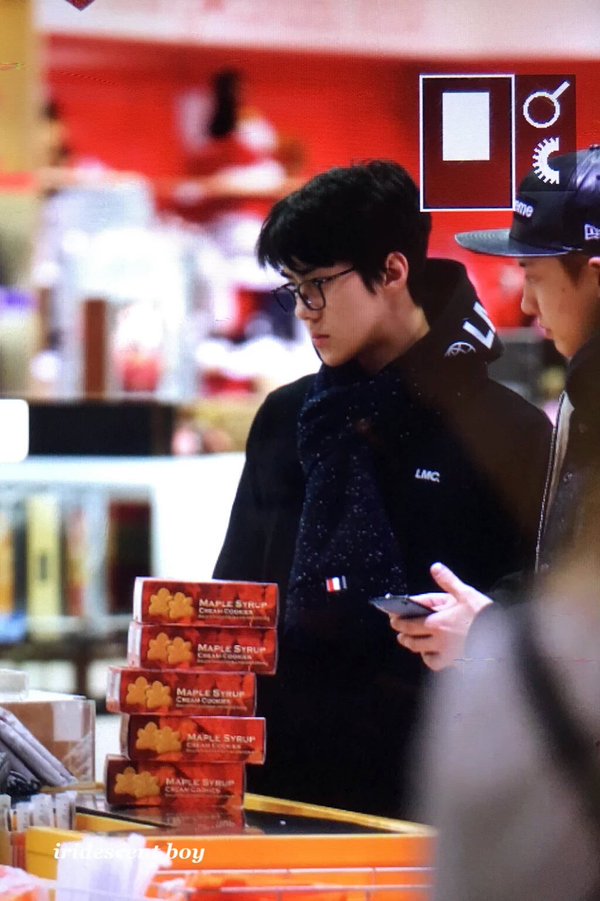 baekmybyuns's tweet image. Exo loved our maple cookies, they have to come back 😣 #EXOrDIUMinVancouver #EXOrDIUMinCanada