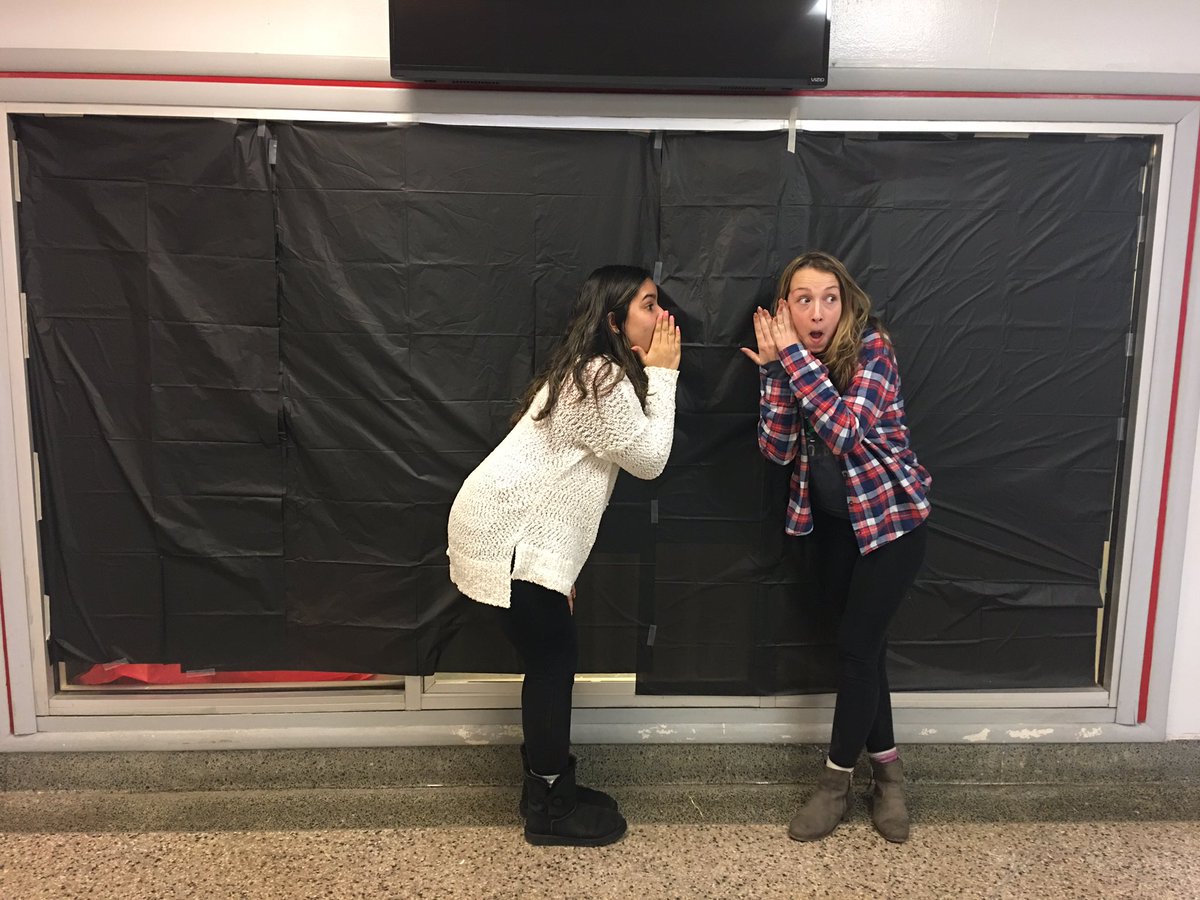 The showcase is ready 4 Prom 2017! If u think u know the theme, think again😉 This just might be the best prom yet #vhspromreveal <a href="/RooNewsTV/">VHS Productions</a>