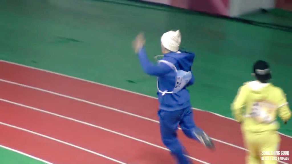 Zico_useless's tweet photo. 지코는 운동을 잘할것같지만.... https://t.co/nDegtvdDcN