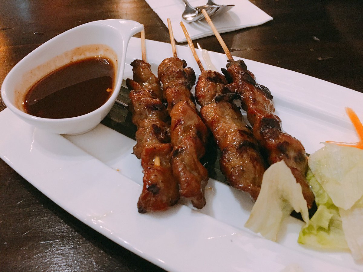 GastroWorldBlog's tweet photo. Don't let @kubkhaoTo's location at a gas station scare you off. Their legit #Thai food in #Scarborough is great! ➡ https://t.co/ONRVyg0Uwl https://t.co/Mxp23FHhRO