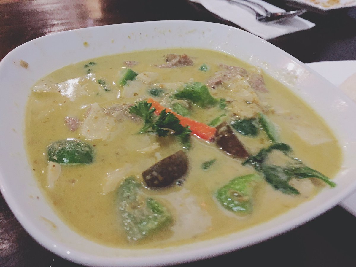 GastroWorldBlog's tweet photo. Don't let @kubkhaoTo's location at a gas station scare you off. Their legit #Thai food in #Scarborough is great! ➡ https://t.co/ONRVyg0Uwl https://t.co/Mxp23FHhRO
