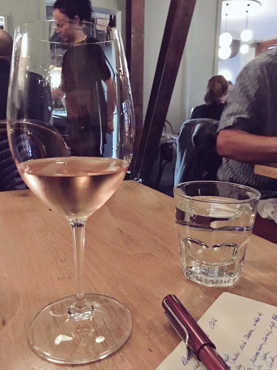 Carlastheorie's tweet photo. Grey and frustrating day in Wellington, but glass of #FeltonRoad #VinGris brings back summer and a smile on my face! https://t.co/0xyXJDv5Lw