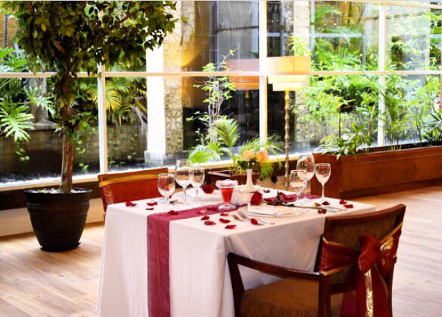 Take your lover to have romantic dinner in Citrus Restaurant for Valentine Day!