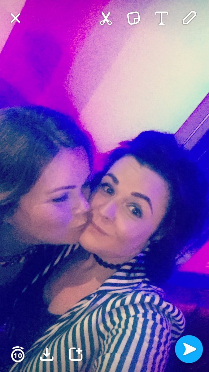 LadyL2009's tweet photo. Few from saturday night 🙈🍻🥂🍷 https://t.co/4N5VXygwI4