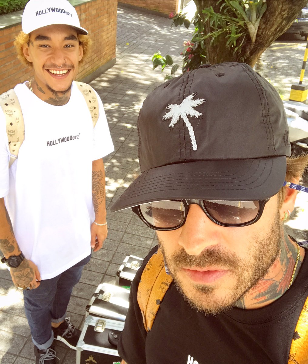 Nizzdj's tweet photo. 2017 / @hollywoodogz ! ⚜️ https://t.co/u4XeVkdvLg