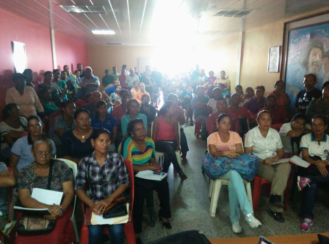 MpComunasDelta's tweet photo. Consejos Comunales de la parroquia Leonardo Ruíz Pineda se preparan para el reimpulso del Poder Popular https://t.co/2k0SANToYk