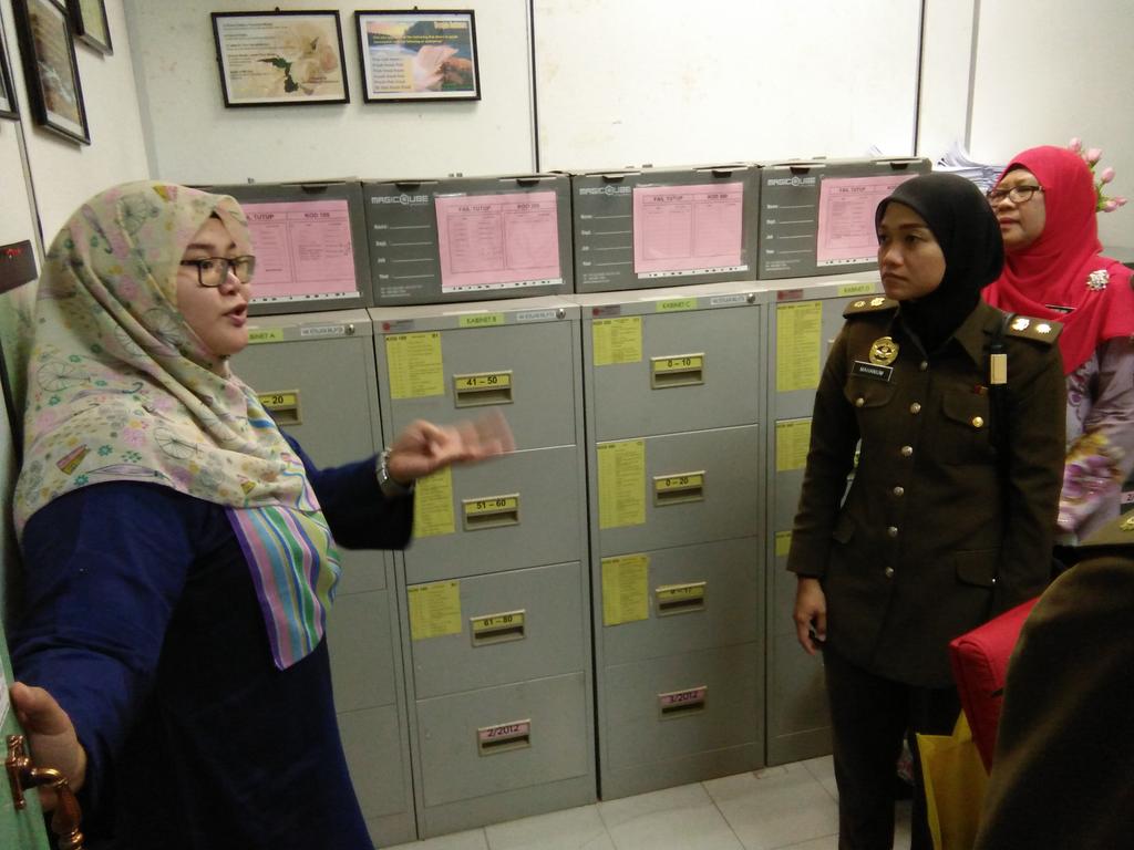 Lawatan EKSA Pej Negeri &amp; Daerah <a href="/relaselangor/">RELA Negeri Selangor</a> ke <a href="/maktabpenjara/">Maktab Penjara</a> Kajang
7.2.2017 Selasa
<a href="/relamalaysia/">relamalaysia</a> <a href="/zulkifliabidin/">Zul Abidin</a> <a href="/KDNPUTRAJAYA/">KDN🇲🇾</a>