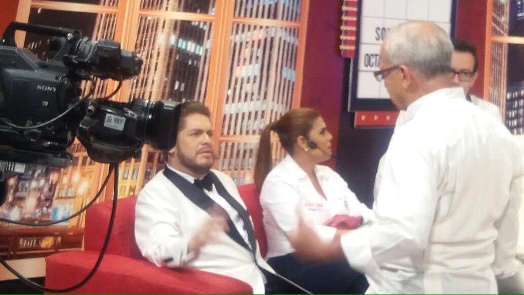 Ya en @AmigazosGAMA, donde incluso el <a href="/MashiRafael/">Rafael Correa</a> estuvo abriendo el programa. Sintonices @Gama_Ec <a href="/fcopinoargotti/">FranciscoPinoargotti</a> <a href="/DavidReinoso/">David Reinoso</a>