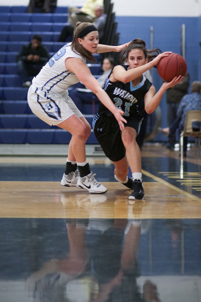 MonicaDIppolito's tweet photo. .@Howardladyhoops improve to 17-0 after 72-37 W over #CMWright @sportsHoHS #HoCoGirlsbball
STORY/PHOTOS/VIDEO: https://t.co/ttrkgjKEdA https://t.co/FgeTWag5ou