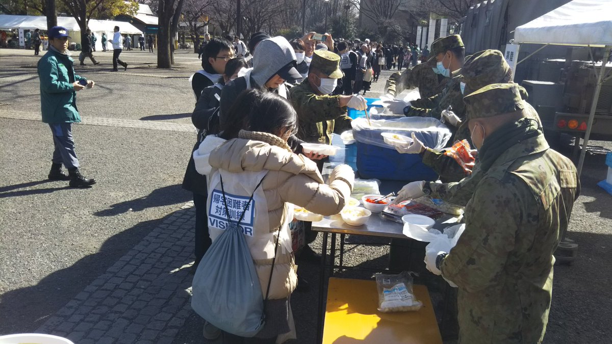 渋谷で帰宅困難者訓練 寒空の下4000人が参加