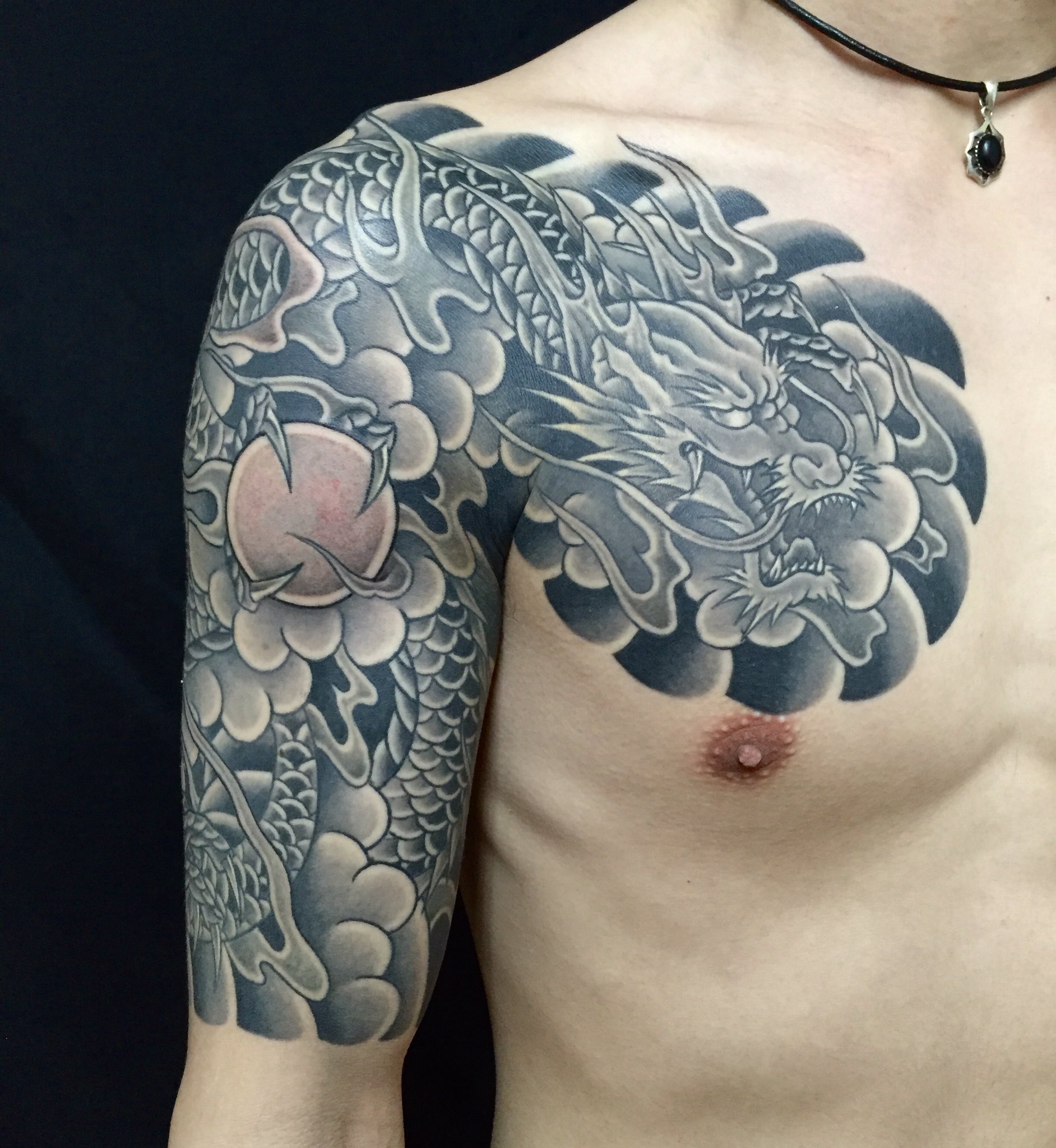 تويتر 二代目 彫日出 على تويتر 五分カラス彫り 龍 Tattoo Japanesetattoo Japanesetraditional Irezumi Monmon Wabori 刺青 和彫り Goodtimesink 2ndhorihide 二代目彫日出 龍 T Co Wswut7kt0q