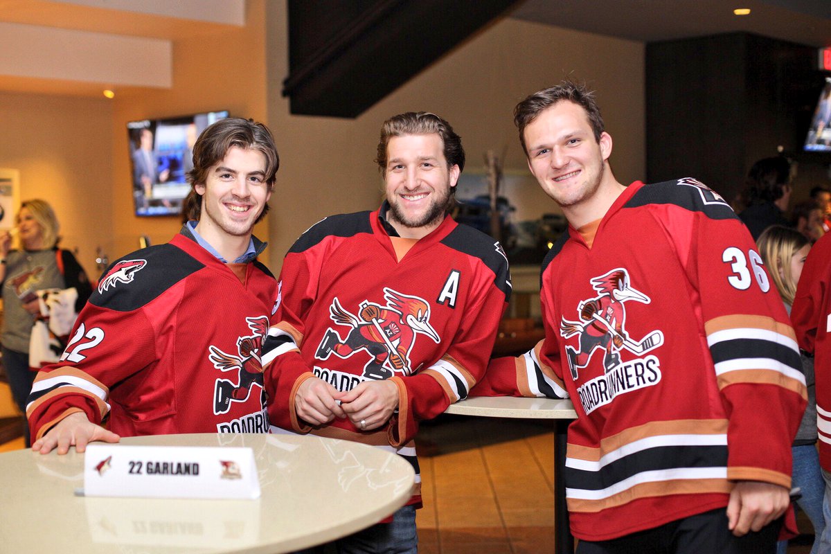 RoadrunnersAHL's tweet photo. What a fantastic night we had at the @ArizonaCoyotes' STM 'Meet the Players' event! 📸😁👏🏻 #MeepMeep❤️ https://t.co/u12yN51Y2Q