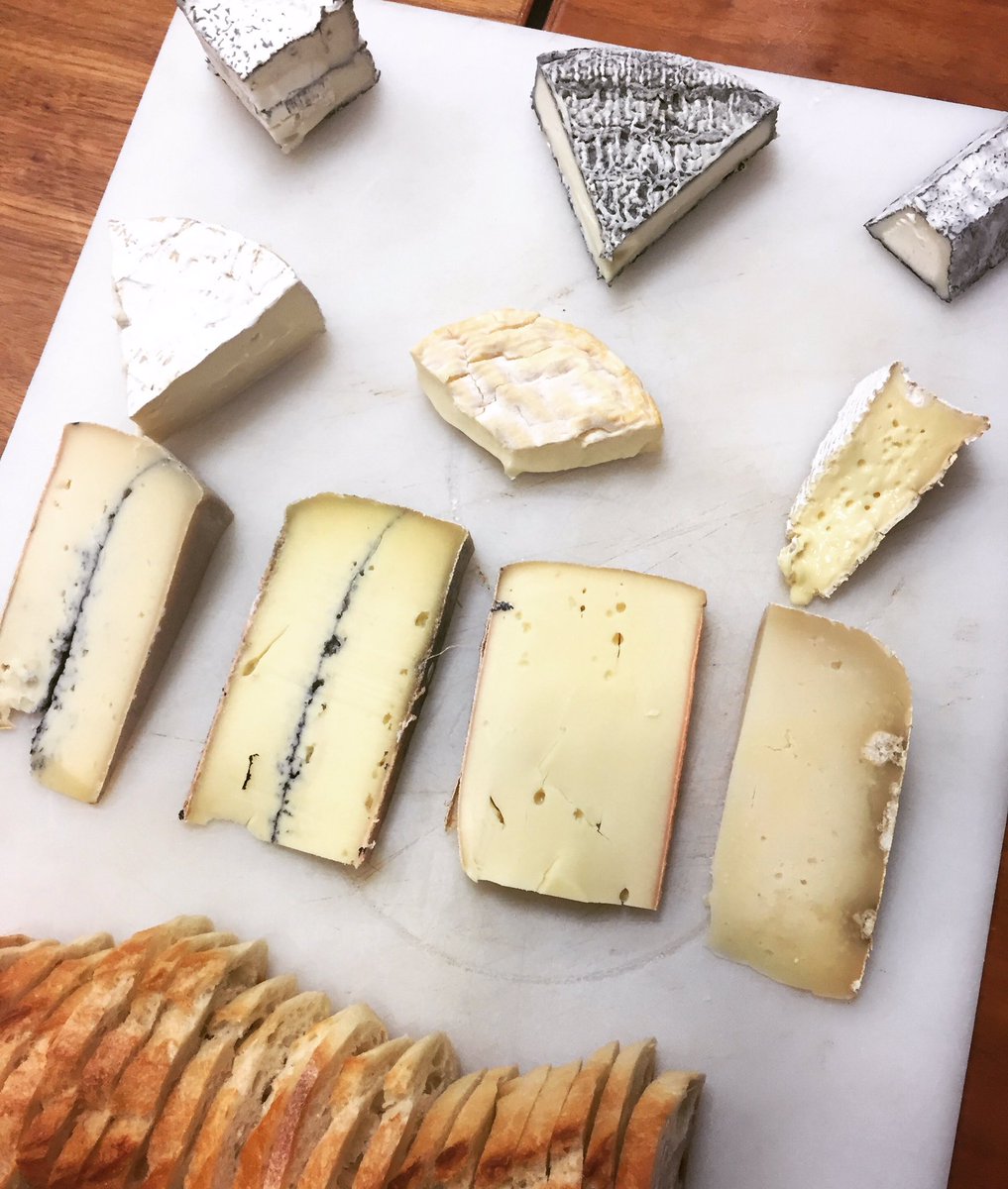 Foodflashme's tweet photo. Tonight's in-class tasting assignment 🧀 #introtocheese #cheese #cheesetasting #cheeseboard #fullofcheese #foodie https://t.co/6KtTvVc7Sr