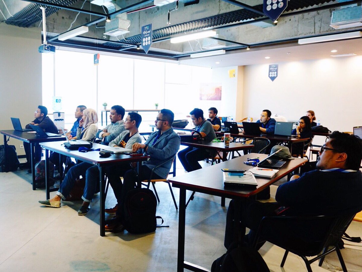 GrowthhackAsia's tweet photo. [JKT] We had our first workshop for our 5-Month Challenge yesterday! We can't wait to see their #growth in the coming months! #letshackasia https://t.co/HJr80GxOAj