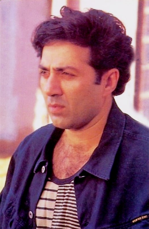 sowika71's tweet photo. #SunnyDeol @IAMSUNNYDEOL
#ActionKing #postcard #BollywoodFlashback
@MuVyz @nalibakit @nripendraj9 @nika_simran 
@ActionKingAgain @TeamDeol https://t.co/oSB4OBY4UR