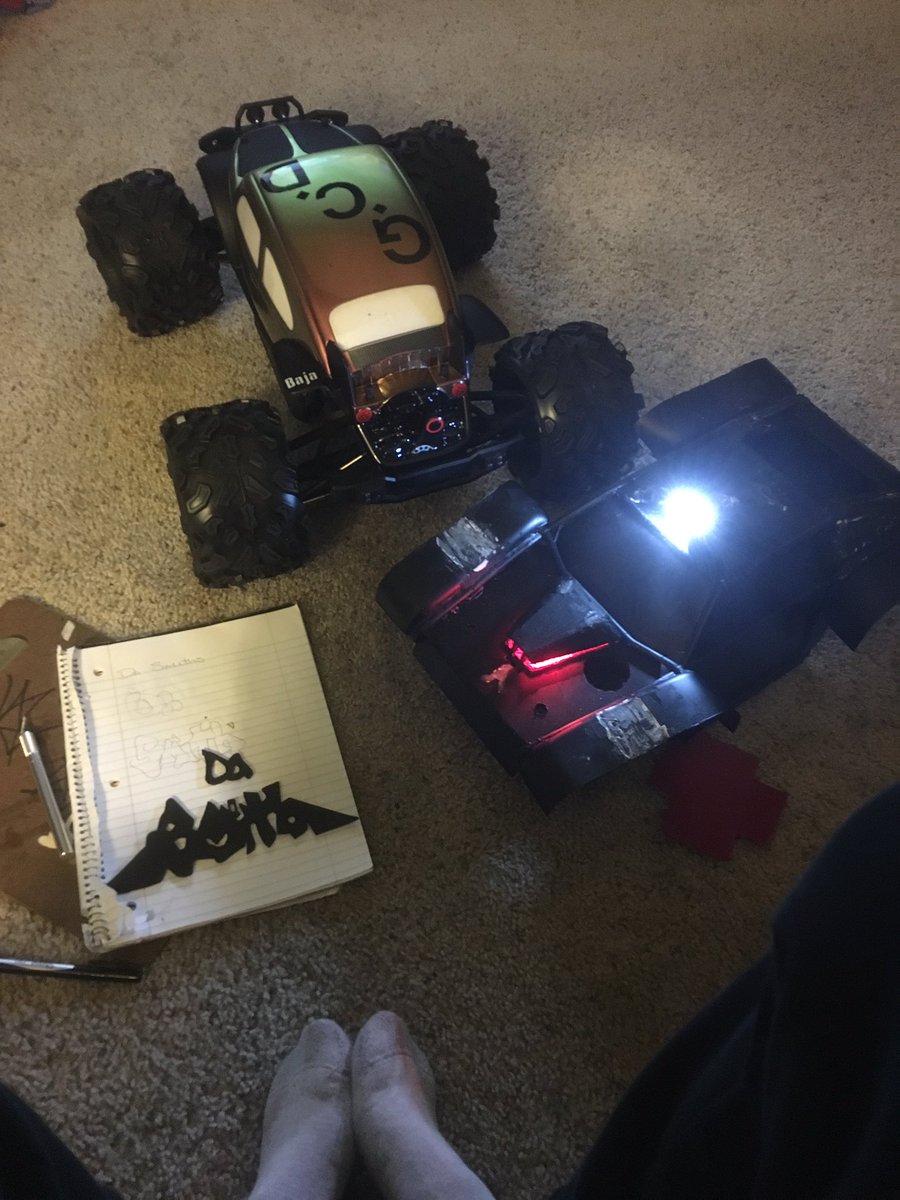Yoboi11's tweet photo. #ShareRc love that my daughter is into the hobby with me...build,paint and drive #preciousmoments https://t.co/SZkLyujjNL