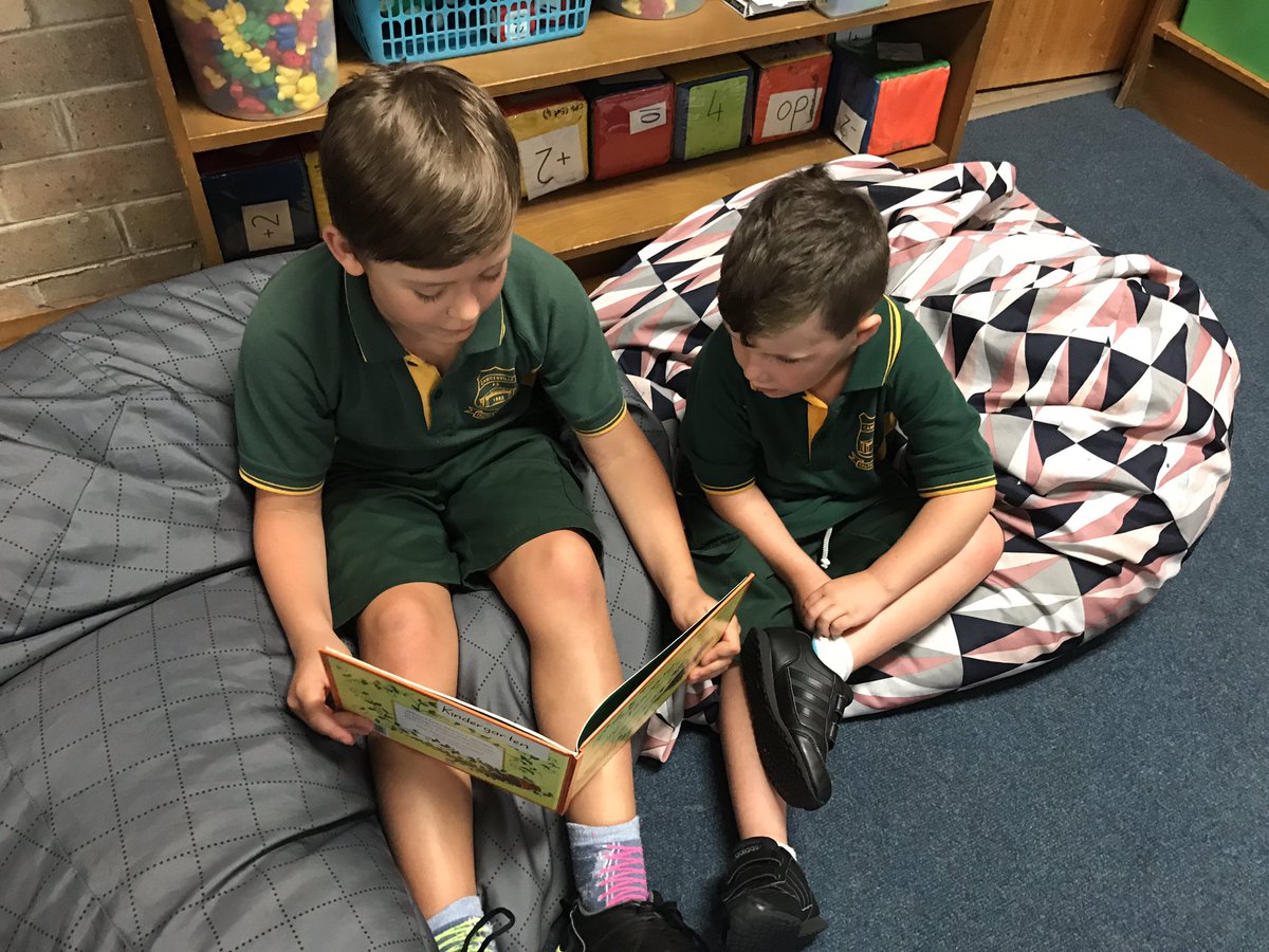 Ms_Shoveller's tweet image. Today we helped @RosellasCPS to use seesaw and read them some zoo stories. #buddyclass