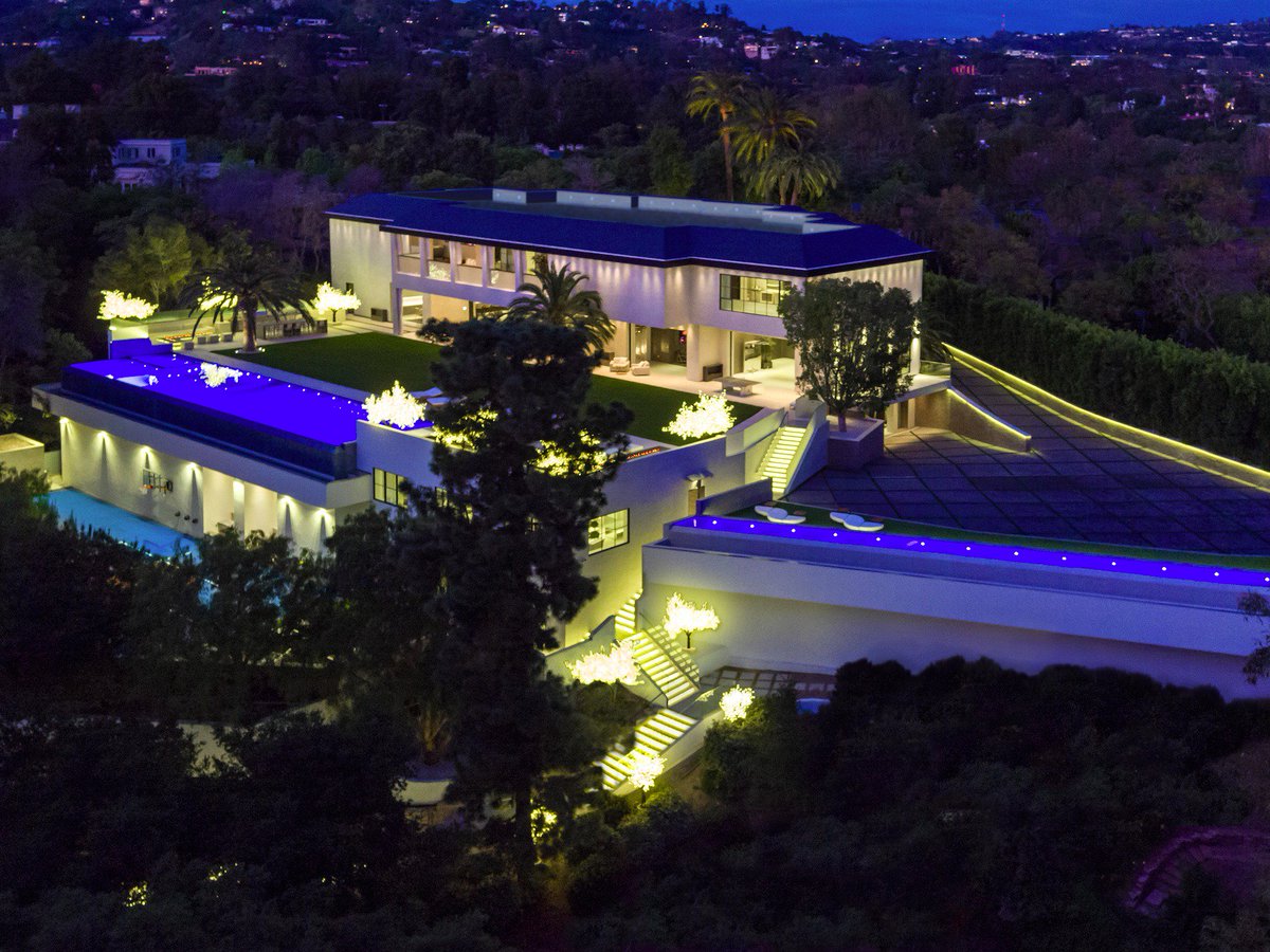 allluxuryglobal's tweet photo. All Luxury Global - https://t.co/XPF4CEtRWk https://t.co/Dk6zzXNNkc